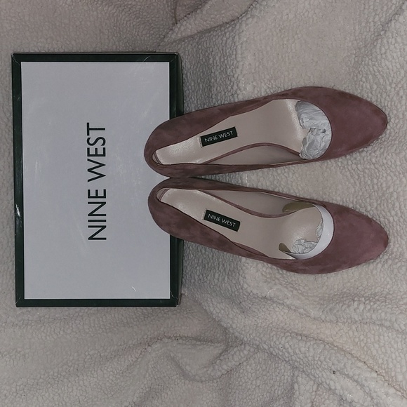Nine West mauve pumps high heel suede shoes women's 9.5 - Picture 2 of 5